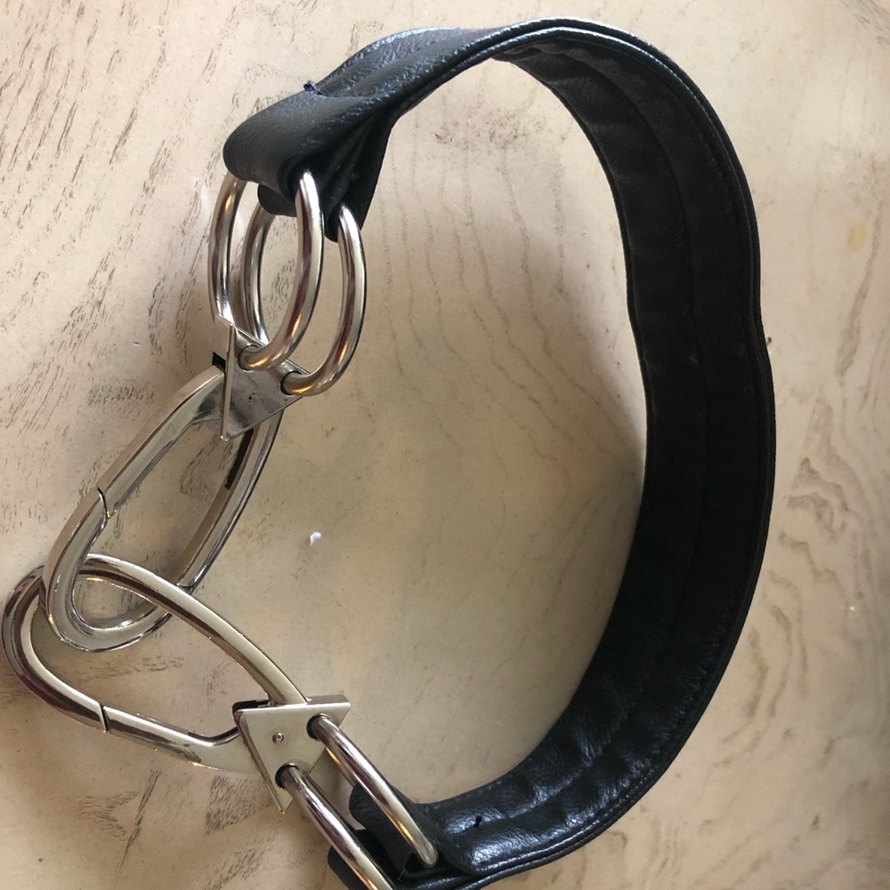 Pocket book strap with metal hardware size 23in lg